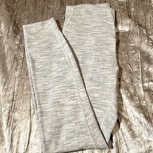 🌸Lululemon “space gray” legging🌸